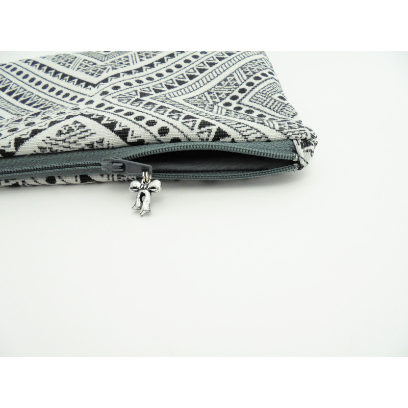 Pochette femme blanche motifs noirs et gris