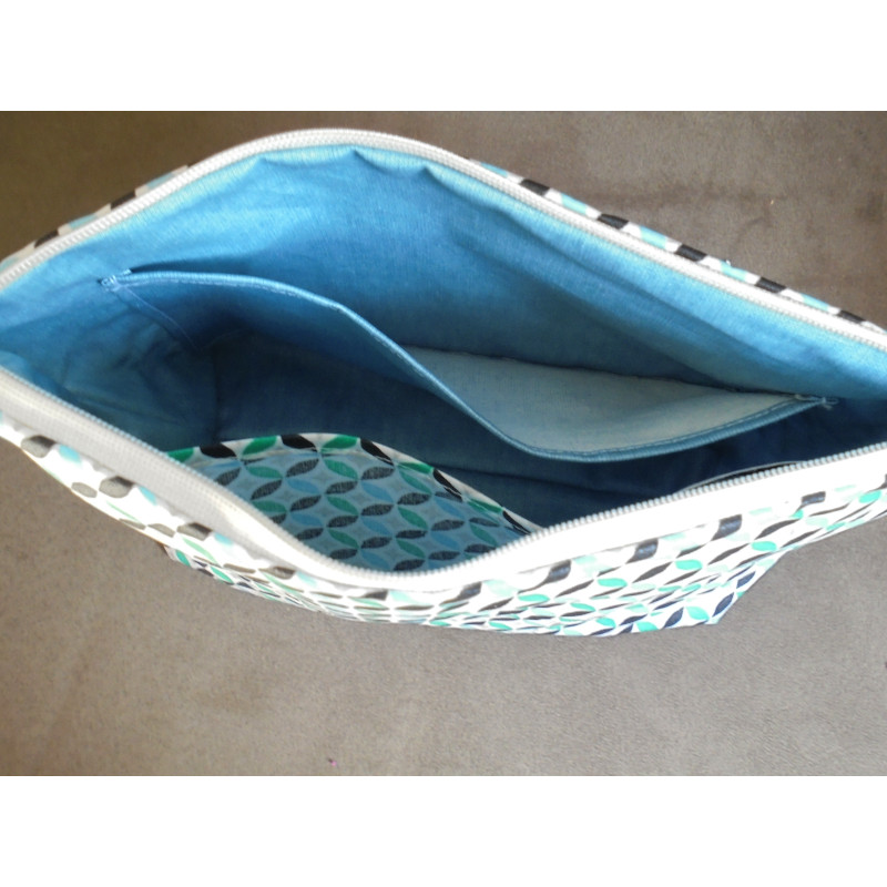 Pochette blanche motifs noirs verts