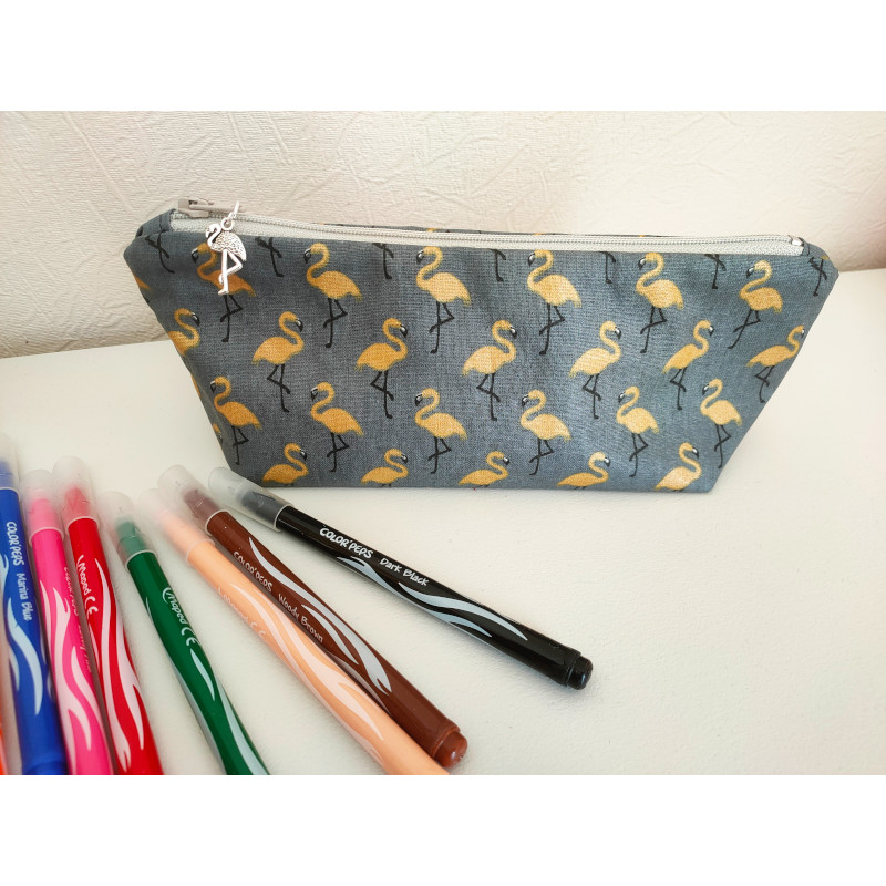 Trousse-flaments-roses-dorés-gris-800x800 Trousse-flamants-dore-gris