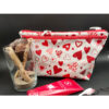 Trousse de toilette taupe gris coeurs rouges